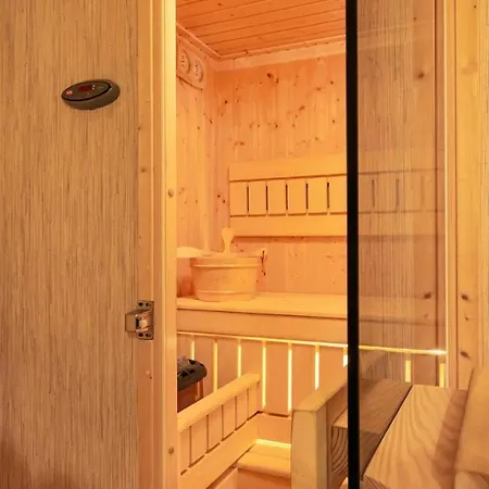 Apartmán Vacationclub - Gryfa Pomorskiego 77d 34a *